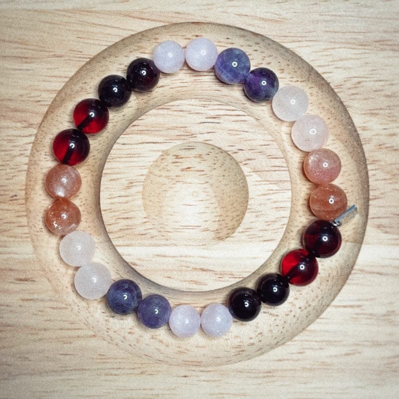 bracelet grenat kunzite amethyste quartz rose pierre de soleil ambre rouge